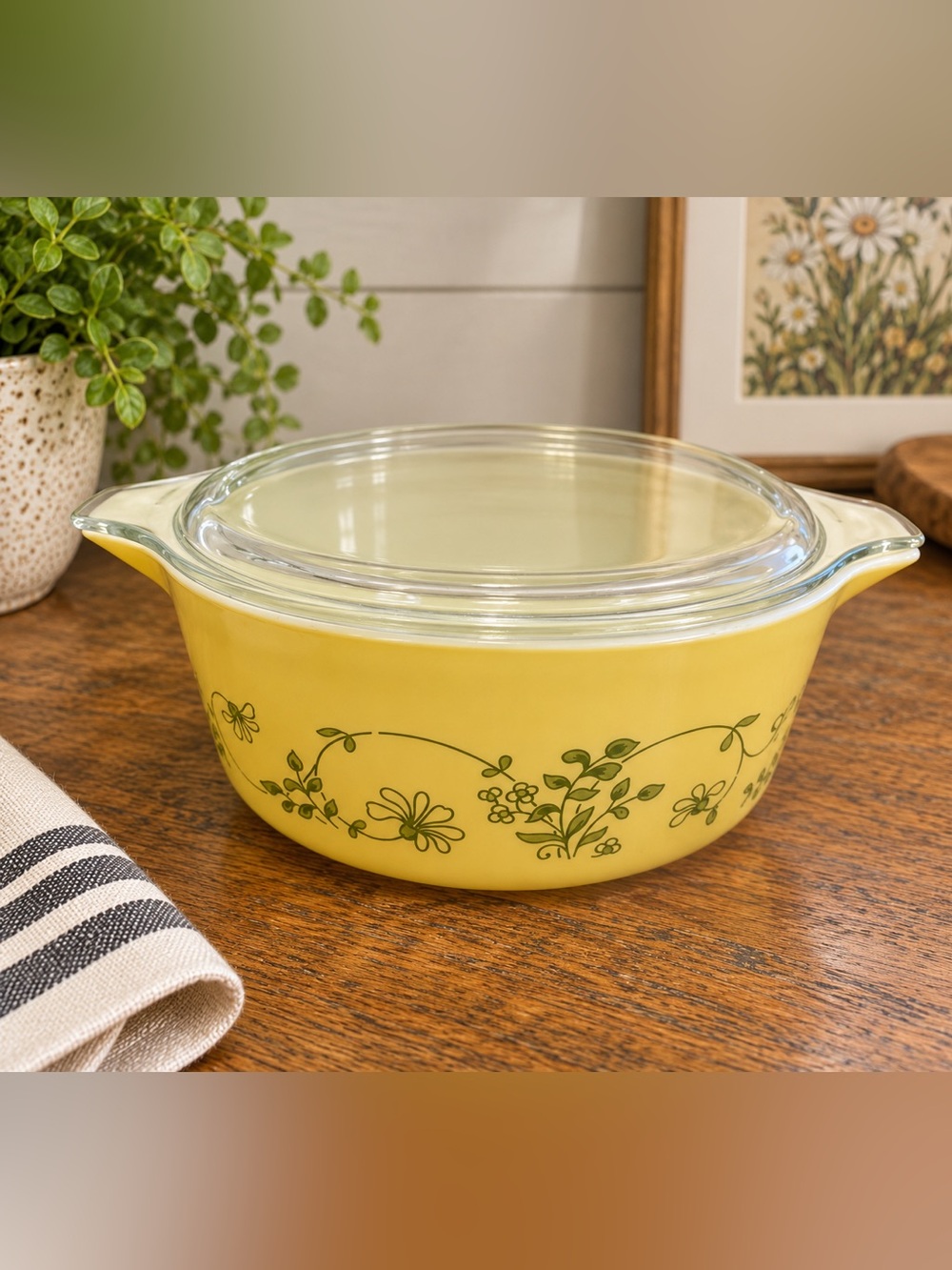 Pyrex Shenandoah Cinderella Casserole – 2.5 Qt